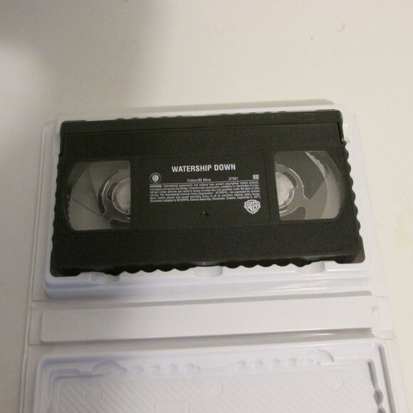 VHS Tapes - 4 Warner Brothers Family movies - Picture 4 of 16